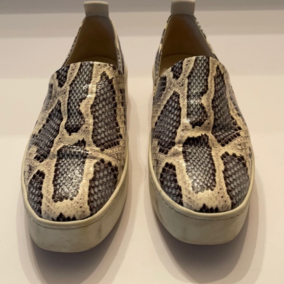 Sneakers - Picture 1 of 6